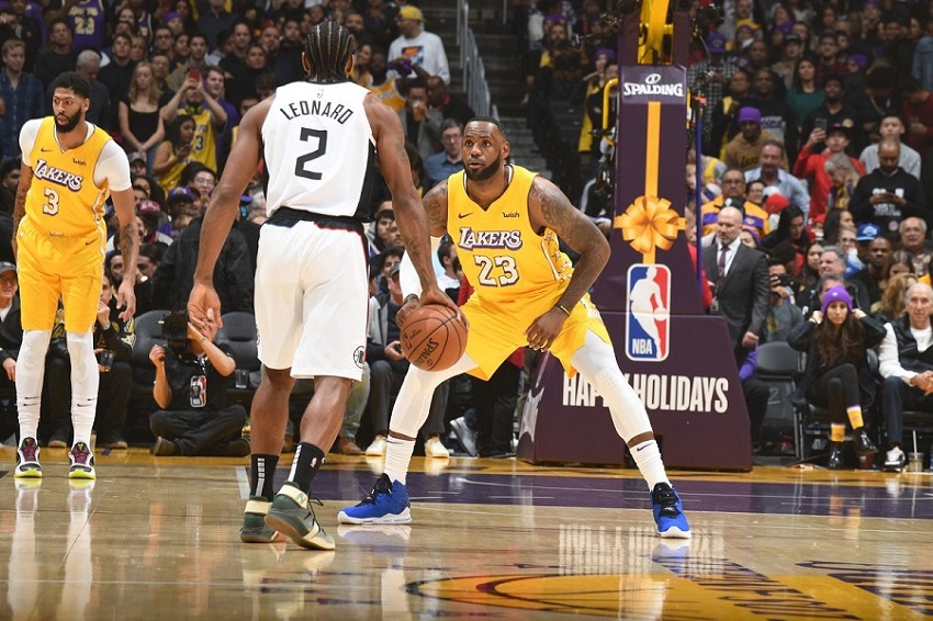 Hoy se reinicia la temporada de la NBA con enfrentamientos entre..