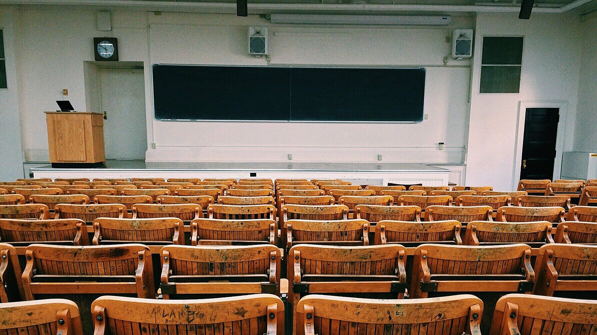Afganist n Reabre Algunas Universidades Estatales A Partir Del 3 De 
