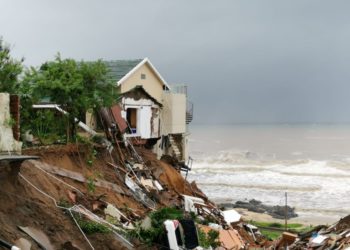 Al menos 443 muertos y 63 desaparecidos tras una semana de inundaciones en Sudáfrica