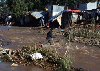 Inundaciones en Sudáfrica dejan 400 personas muertas