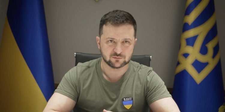 El presidente de Ucrania anuncia que 37 países reabrieron sus embajadas en Kiev