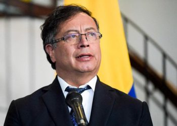 Gustavo Petro condena asesinato de dos periodistas en Colombia