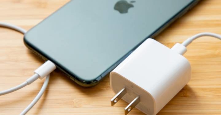 iPhone sin cargador, queda prohibida su venta en Brasil 