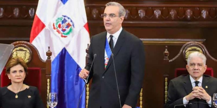 Abinader afirma con salario mínimo se compra más que en el 2011, el IPC indica lo contrario