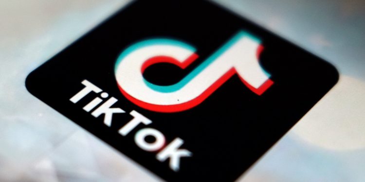 Prohíben Tik Tok en móviles de trabajo de funcionarios