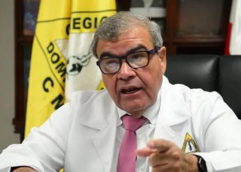 Médicos podrían abandonar las ARS si no hay acuerdo