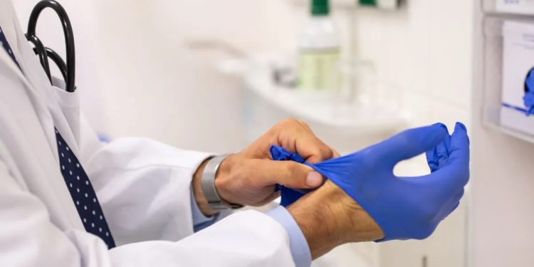 ¡No es útil! El tacto rectal para detectar el cáncer de próstata, según estudio