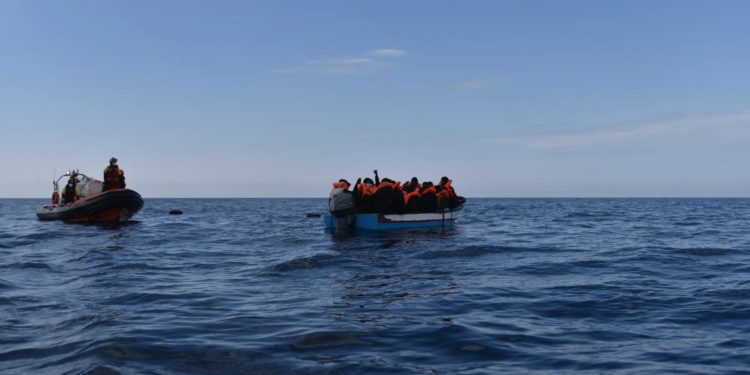 Mueren 29 refugiados frente a las costas de Túnez intentando llegar a Italia