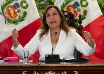 Gobierno de Perú anuncia el retiro del embajador en Colombia