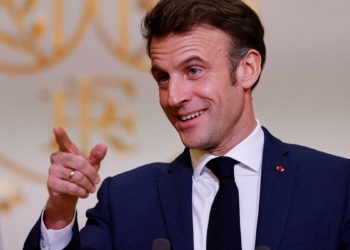 El presidente de Francia se enfrenta a 200 protestas por cambio en las pensiones