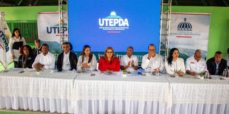 Gobierno dominicano entregará más de 1,200 títulos a parceleros de Azua