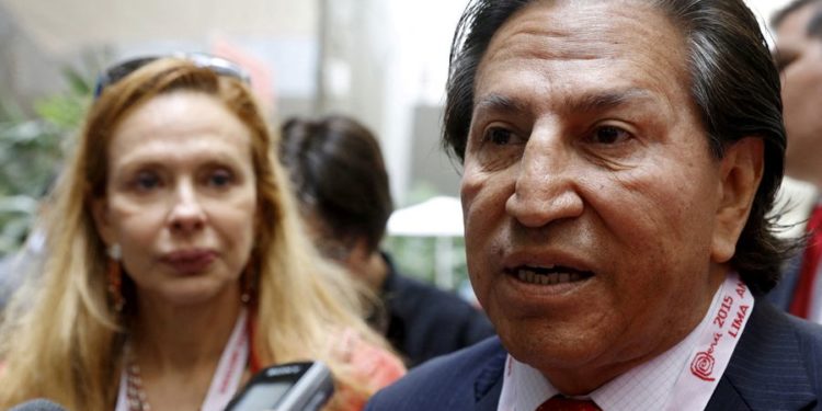 Expresidente peruano Alejandro Toledo se entrega a las autoridades de EE.UU.