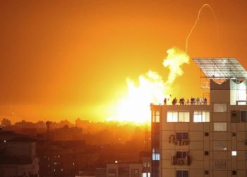 Aviones israelíes atacan el Líbano y la Franja de Gaza