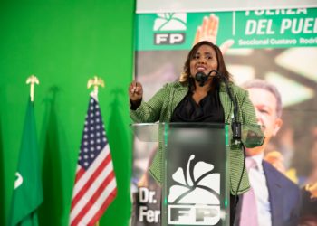 Angie Brooks en NY, asegura Leonel es el único que sabe gobernar en momentos de crisis