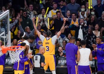 ¡Los Lakers han vuelto! Aplastan a los Grizzlies y avanzan en Playoffs