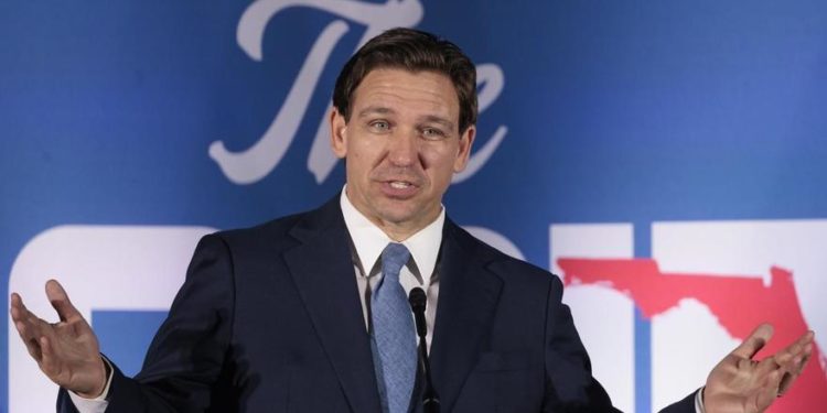 Disney demanda al gobernador de Florida