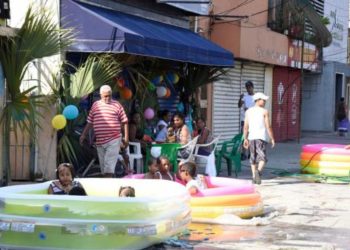 Semana Santa: ciudadanos se quejan de la Policía por el retiro de sus piscinas