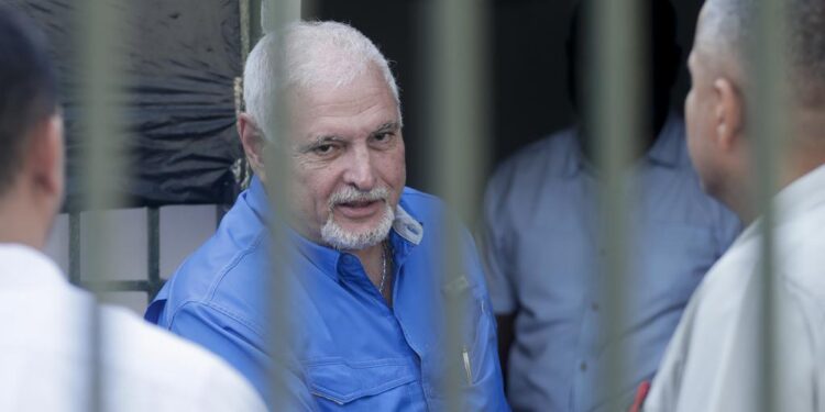 Inicia juicio contra el expresidente de Panamá, Ricardo Martinelli
