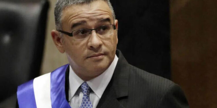 Condenan a 14 años de cárcel al expresidente  salvadoreño Funes