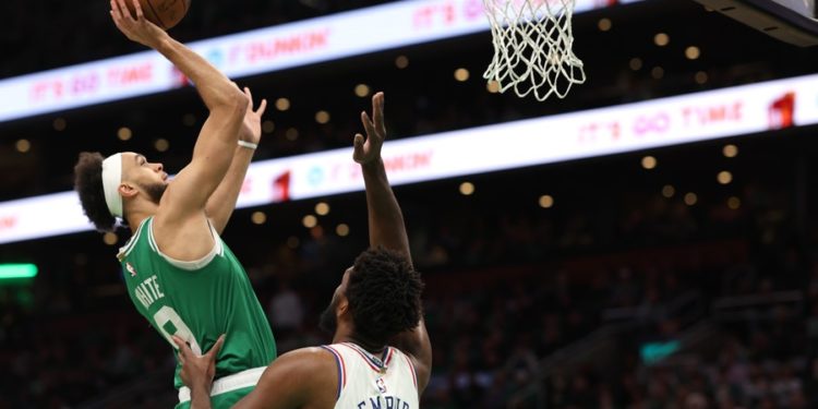 Los Celtics derrotan a los Sixers y empatan la serie de Playoffs NBA