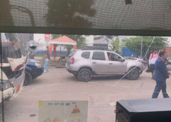 Atentan con explosivos una oficina de tránsito en Ecuador