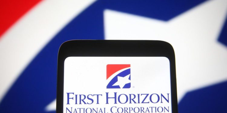 ¡Empeora la crisis bancaria en EEUU! Las acciones del First Horizon caen un 40 %