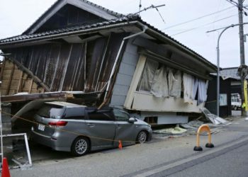 Cámaras de seguridad registran momento del inicio de un fuerte terremoto en Japón