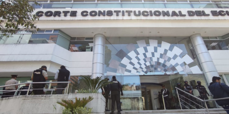 Rechazan demandas contra “la muerte cruzada” en Ecuador