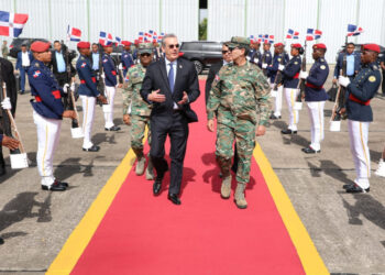 Presidente Abinader partió a las Bahamas; estará en reunión de Caricom