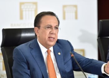 Baja a 50 puntos básicos tasa de política monetaria