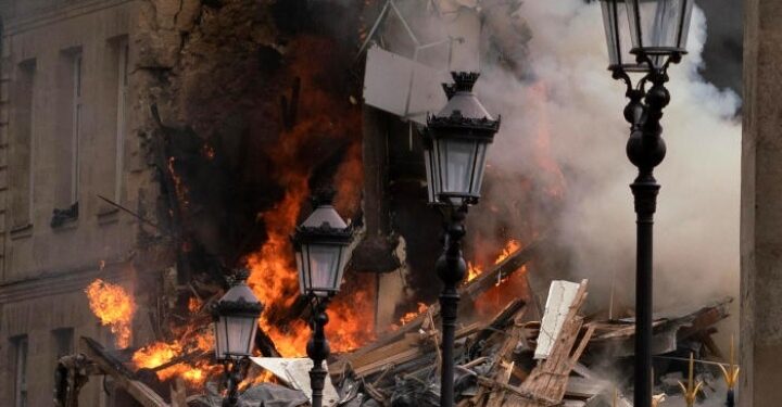 29 heridos, incluidos cuatro de gravedad tras explosión en un edificio en París