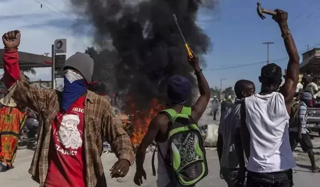 Ciudadanos matan y queman a 3 miembros de banda en Pétion-Ville, Haití