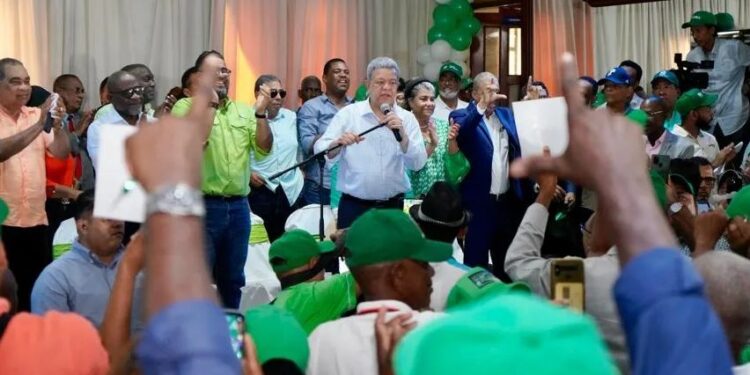 No solo es el presidente, la FP es un partido para senadores, diputados, alcaldes y regidores, asegura Leonel