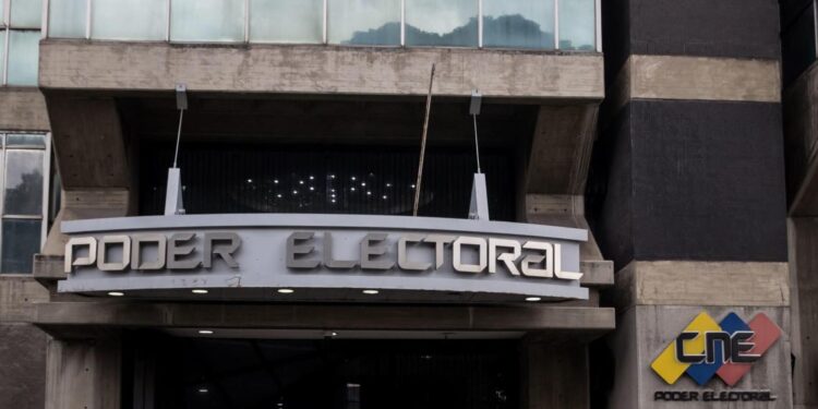 8 rectores del Consejo Nacional Electoral de Venezuela dejan su cargo
