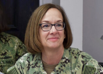 Lisa Franchetti, primera mujer en liderar la Armada de Estados Unidos