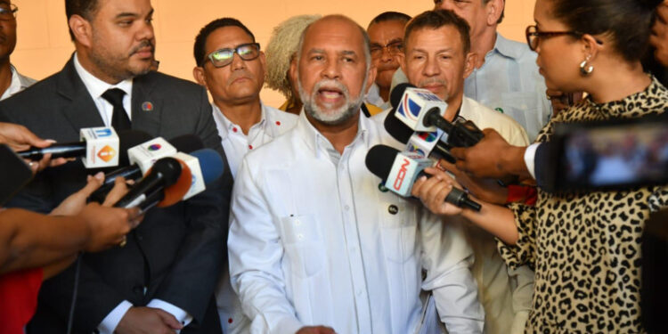 Gobierno dominicano logra acuerdo con ADP para “mejorar la educación”