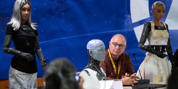 ¿Qué crees? Robots aseguran que un día dirigirán el mundo mejor que los humanos