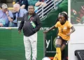 bruce mwape dirige un partido de la seleccion de zambia ¡Escándalo antes del Mundial femenino de fútbol! Acusan a entrenador de abuso sexual
