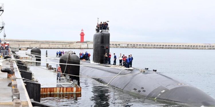 Corea del Sur y EE.UU. realizan maniobras navales con submarino nuclear