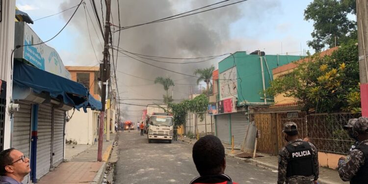 Confirman tres fallecidos: Red Pública asiste 33 personas por explosión en San Cristóbal