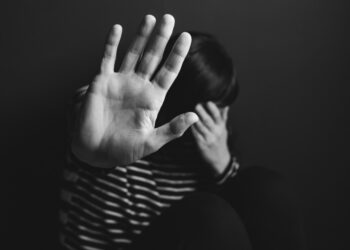 Una menor da a luz tras una violación y vuelven a violarla en grupo en un hospital de la India