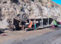 64e1d7a8e9ff711d3c46200c 1 13 muertos al caer un autobús por un barranco en Perú