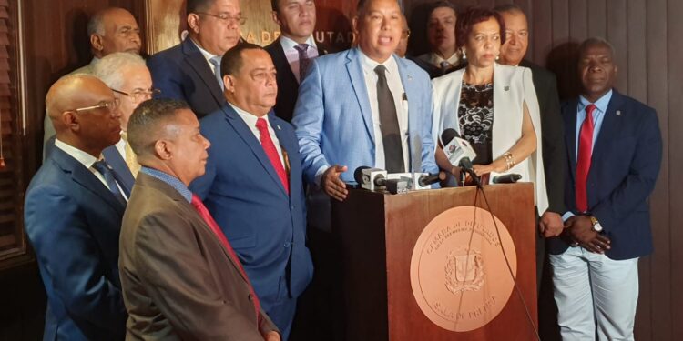 Diputados PRM apoyan aspiraciones de Alexis Jiménez a senaduría de la provincia Santo Domingo