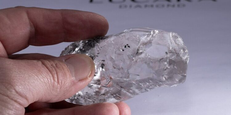 Hallan uno de los diamantes más grandes de todos los tiempos en sur de África