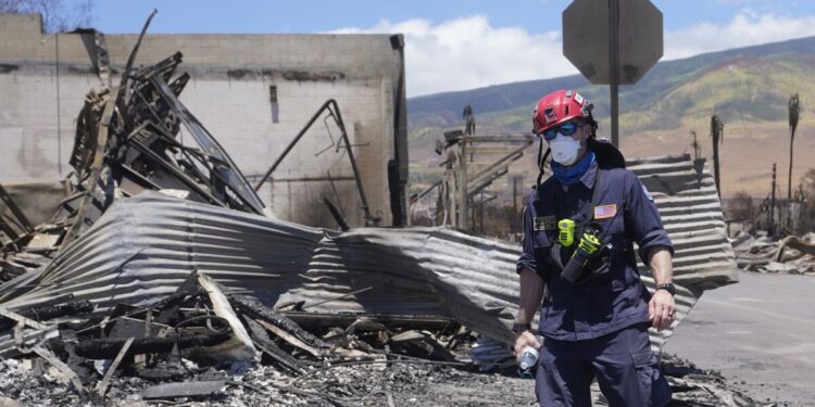 Elevan a 93 los muertos por incendios forestales en Hawái