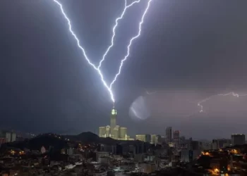 Declaran alerta roja en Arabia Saudita por fuerte tormenta
