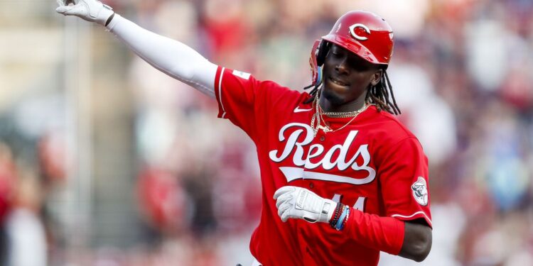 ¡Elly de la Cruz lidera triunfo de los Rojos con cuadrangular y 6 carreras remolcadas!