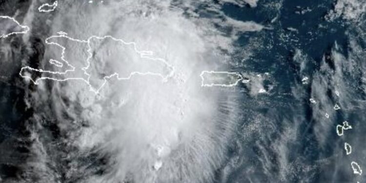 Franklin toca tierra en el sur de República Dominicana con lluvias torrenciales