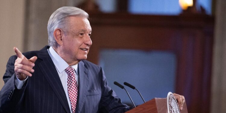 Presidente de México anuncia reunión de cancilleres de América Latina para analizar la migración