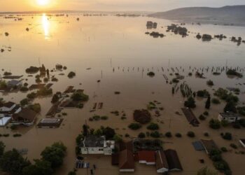 Al menos diez personas han muerto en las fuertes riadas que azotaron Grecia
